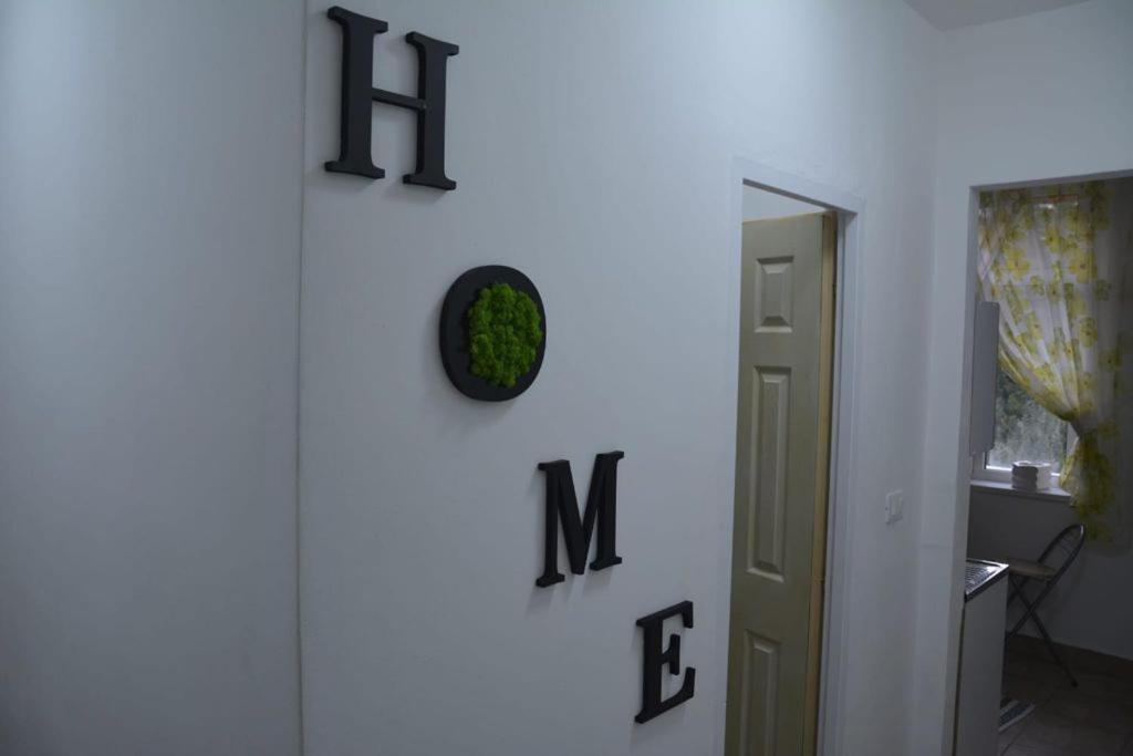 Sunrise Apartment Petroşani מראה חיצוני תמונה